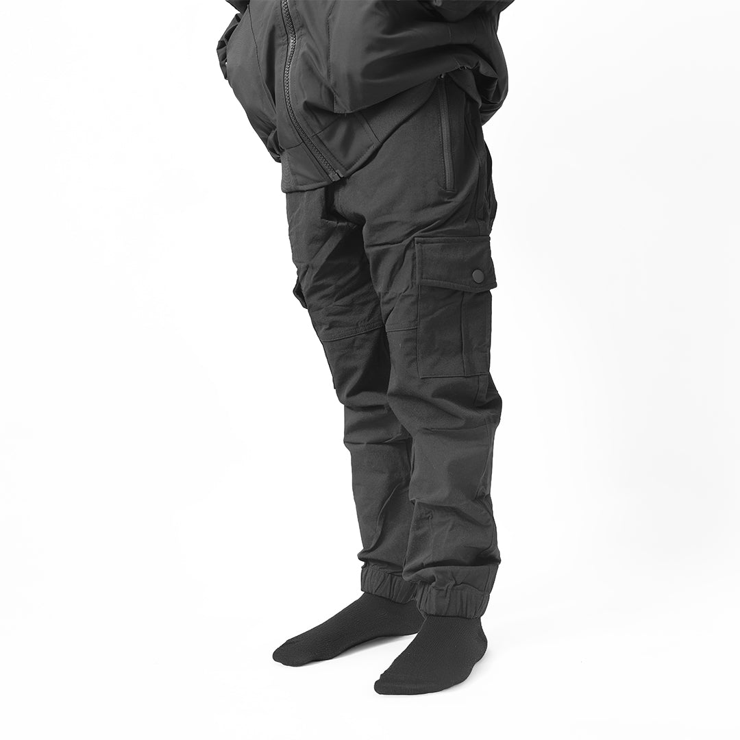 Pantalon Cargo Noir avec Poches Bouton - L'Élégance Streetwear Réinventée